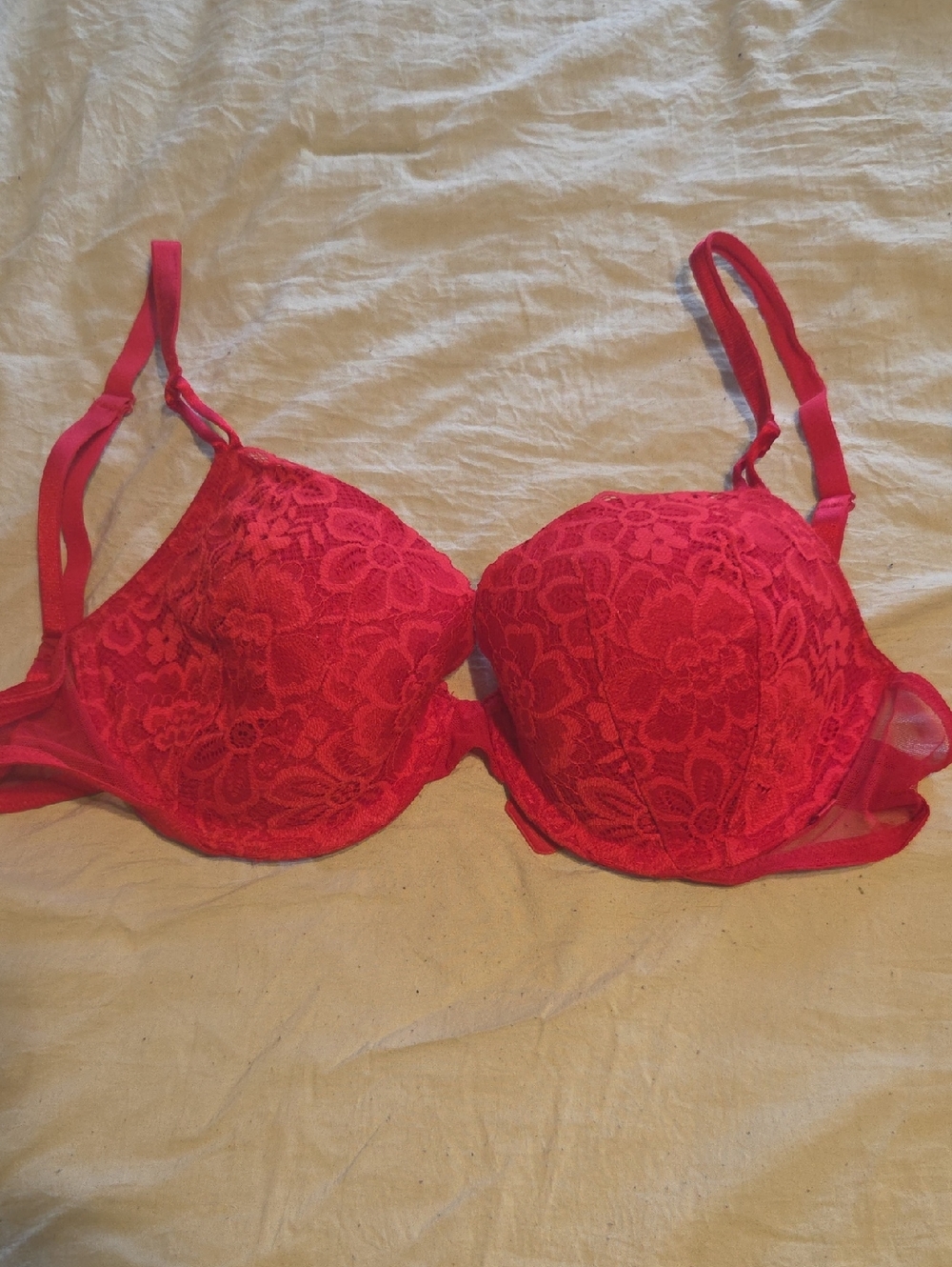 Victoria's Secret Red Lace Underwire Push-Up Bra